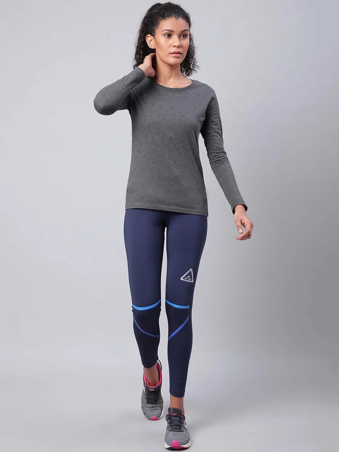 Alcis Women Navy Blue Solid Secure Fit Cropped Training Tights