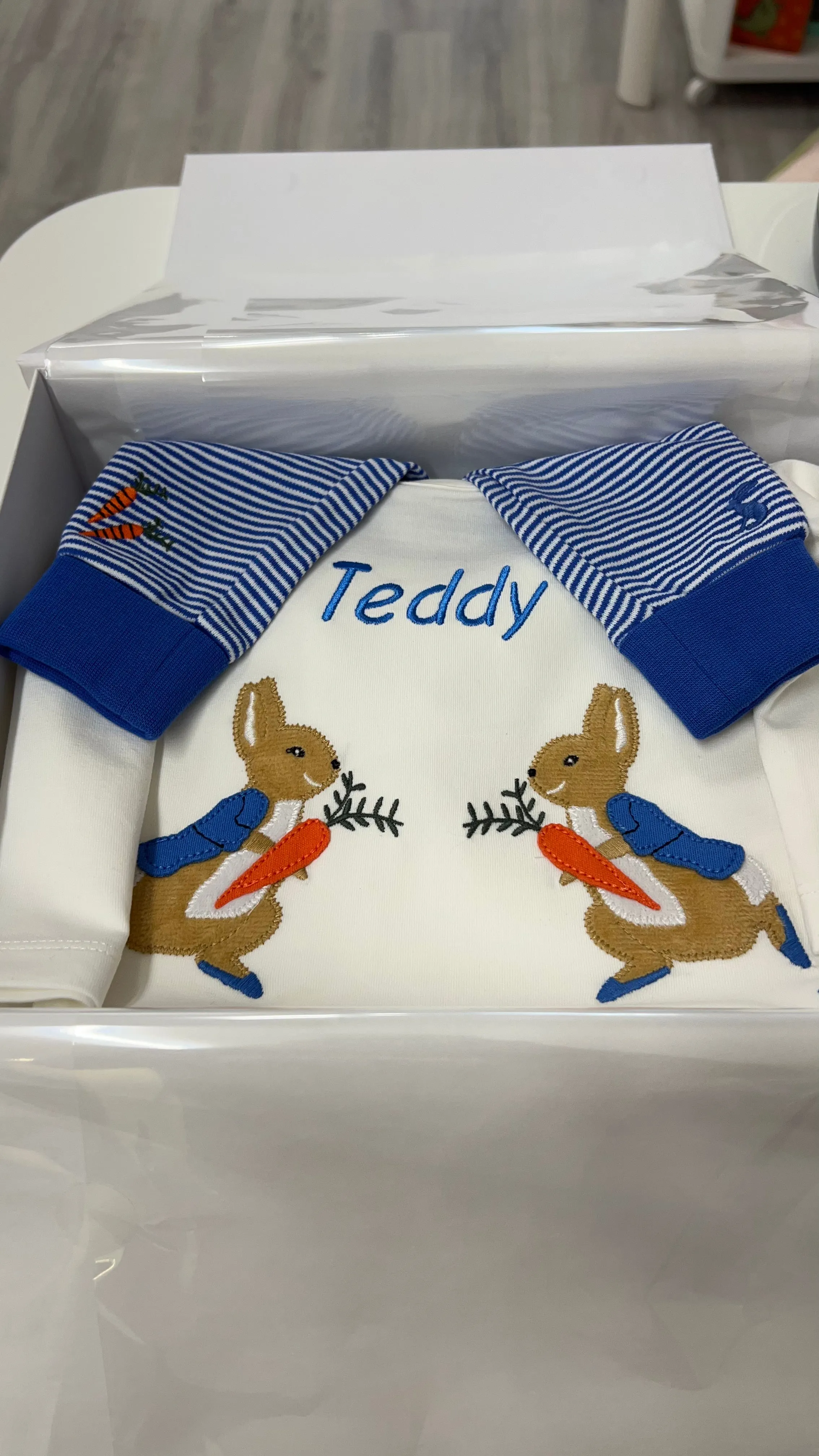 Peter Rabbit Organically Grown Appliqué Gift Set
